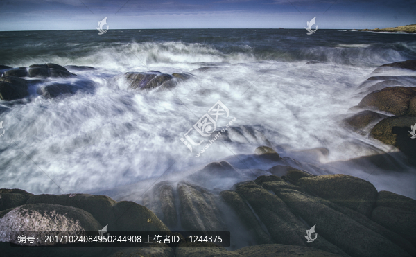 一半陽光一半海浪