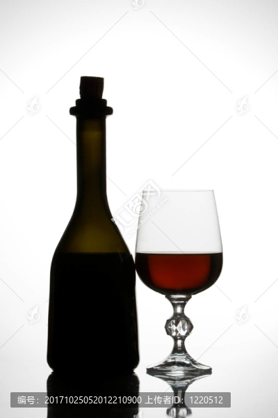 玻璃酒杯