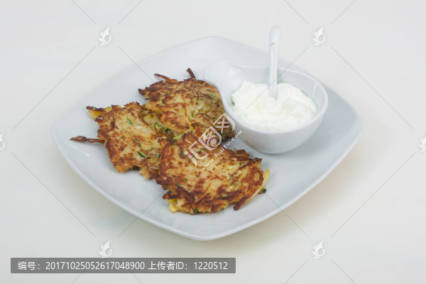 土豆和南瓜餅蘸醬