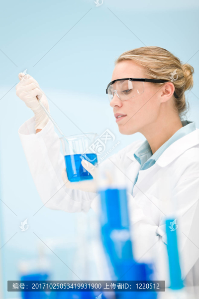 女人