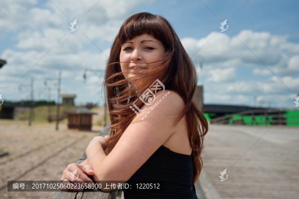女人的性感女孩畫像天空風夫人美