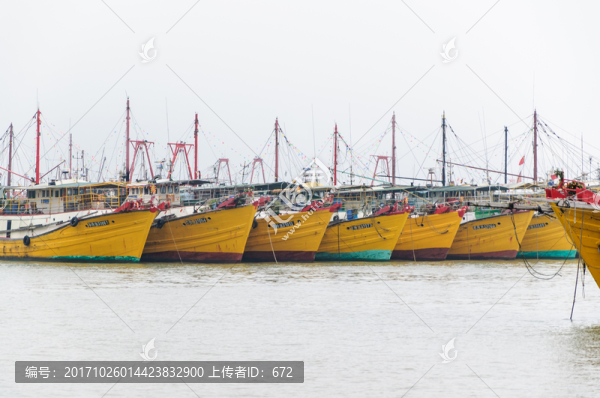 海邊漁船