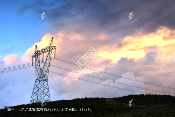 高壓鐵塔,云彩