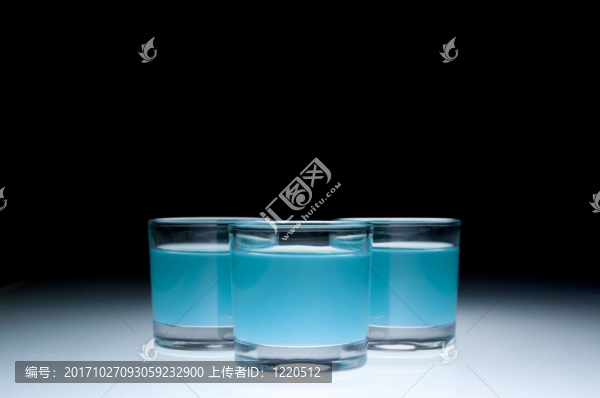 玻璃酒杯