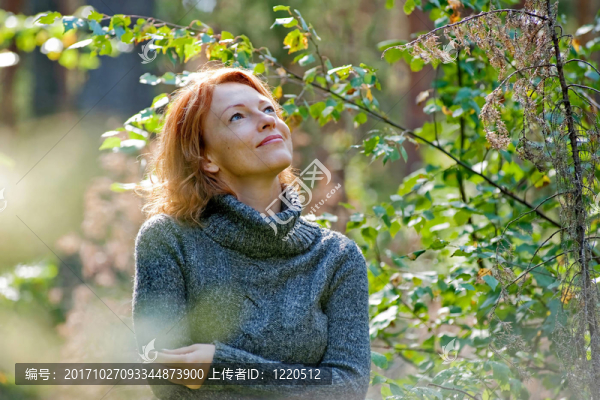 女人自然時(shí)尚之美