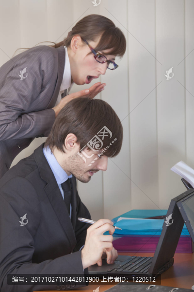 女人