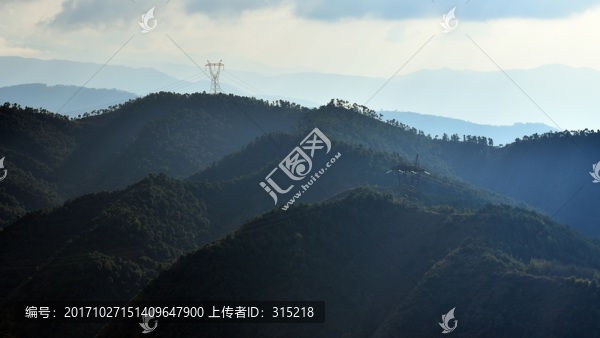 山脈層層疊疊
