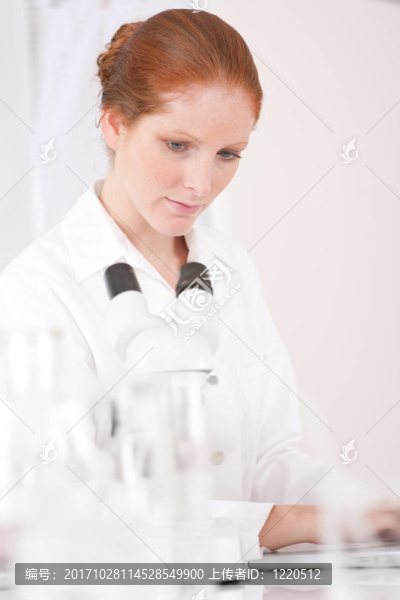 女人