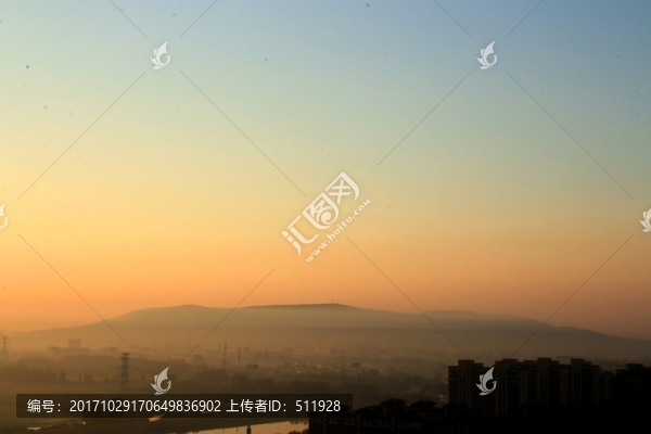 靈巖山