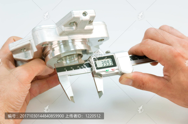 處理一個(gè)卡尺