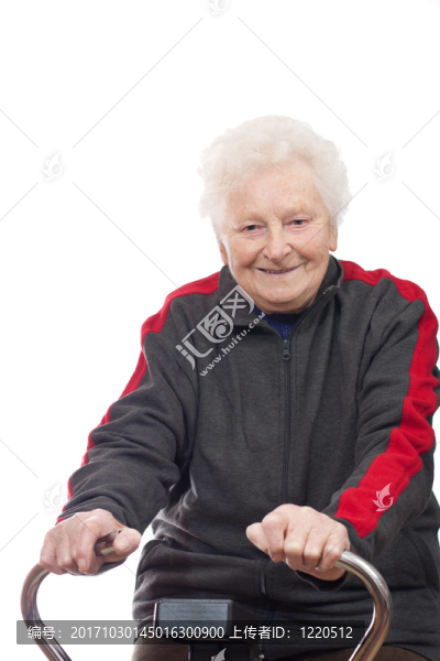 奶奶騎健身單車