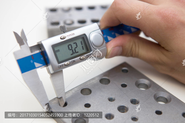 帶工件的數(shù)字測量滑塊