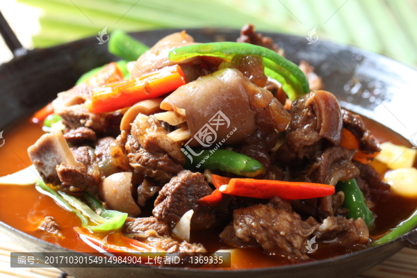 秘制羊肉煲