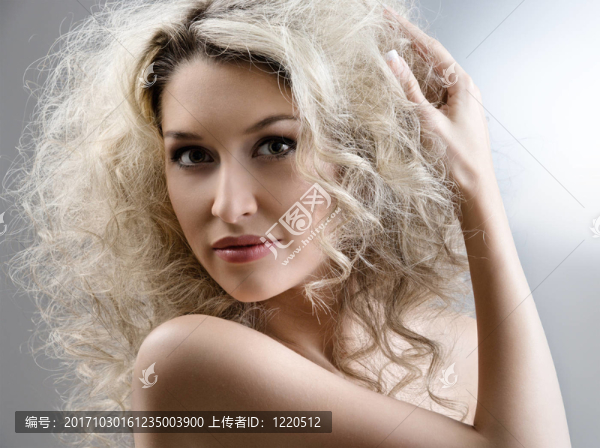 女人