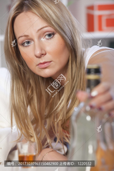 女人