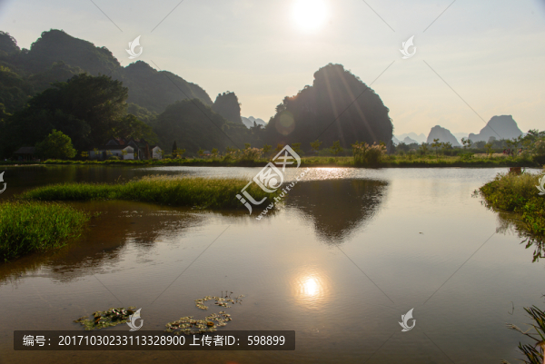 峰林倒影