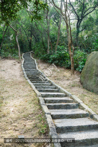 登山石階