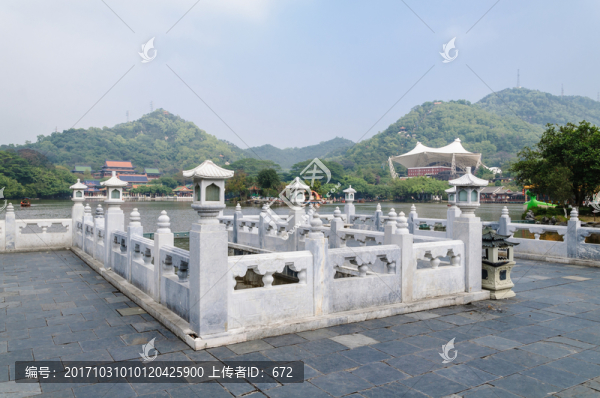 漢白玉護(hù)欄