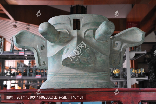 三星堆千里眼順風(fēng)耳神像