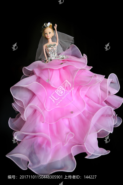 婚紗芭比娃娃