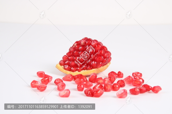 剝開的軟籽石榴