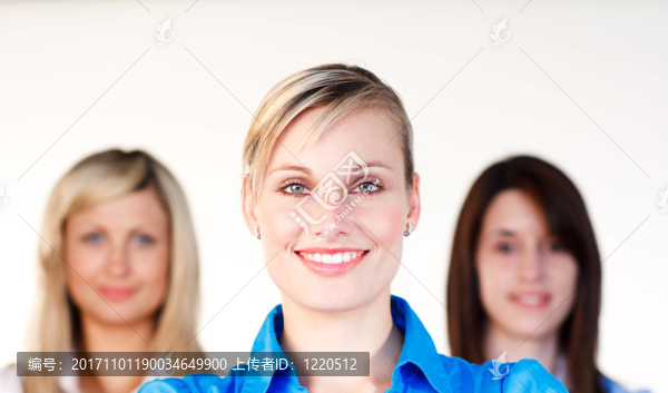 女人