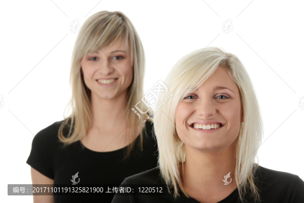 兩個隨便的高加索婦女的肖像
