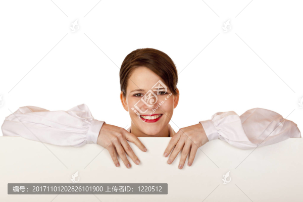 廣告牌上的快樂女人