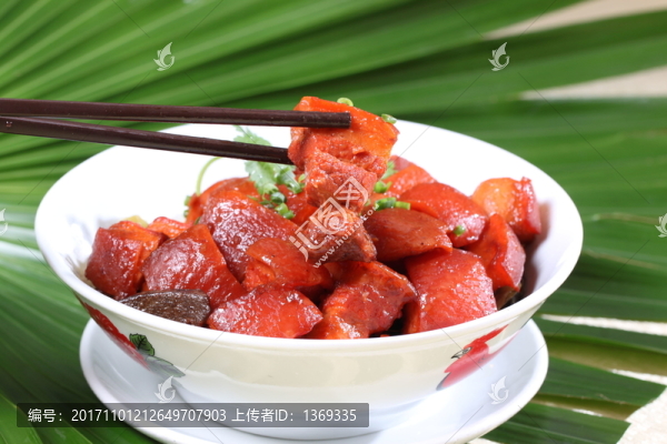 鄉(xiāng)下燜全豬