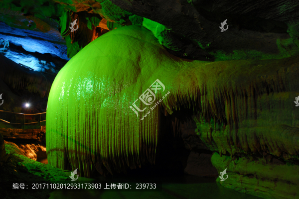 大象汲水