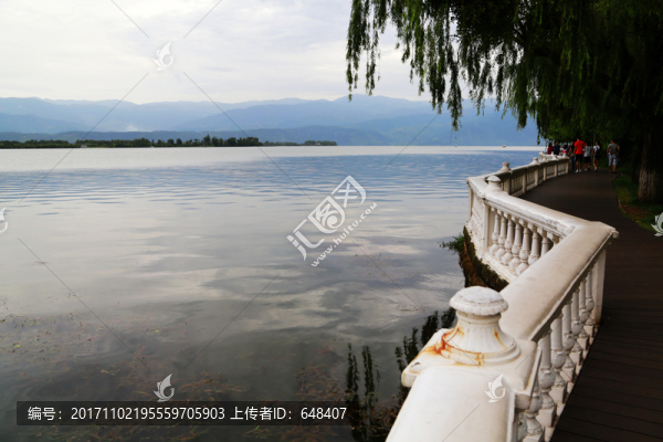 四川邛海湖邊休閑步道,邛海