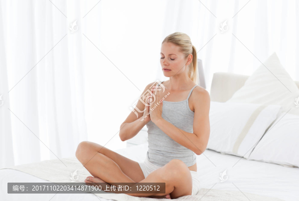 女人