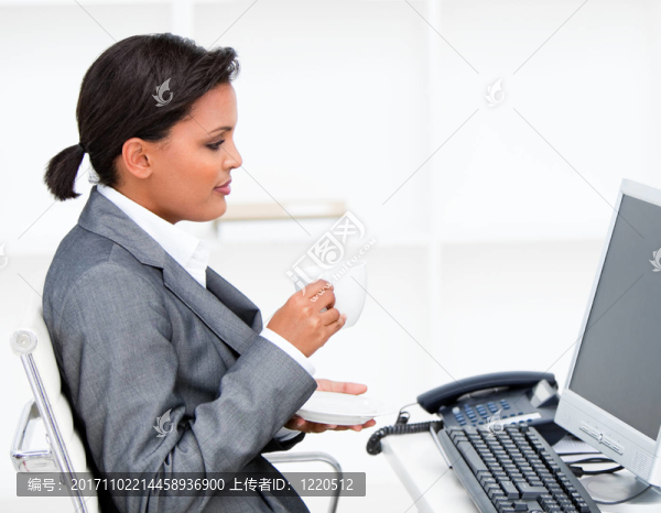 女人
