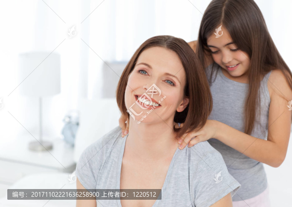笑