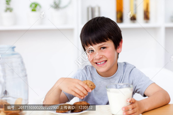 笑