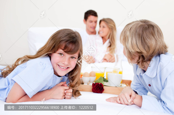 笑