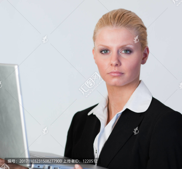 女人