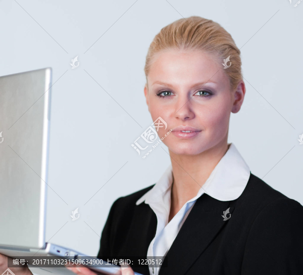 女人