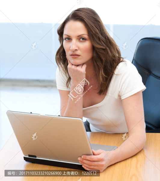 女人