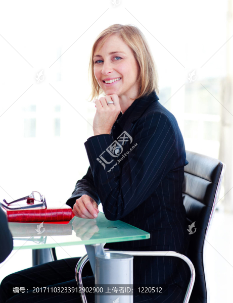 女人