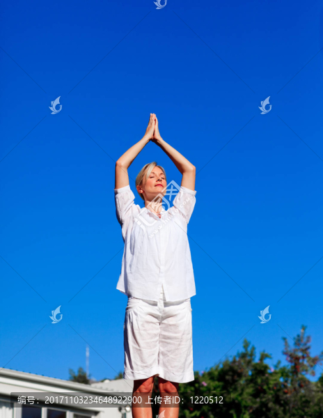 女人