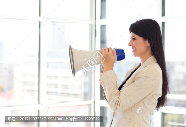 女人