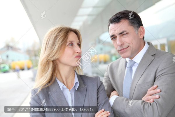 女人