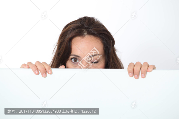 女人笑了