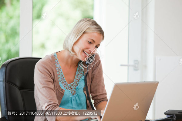 女人