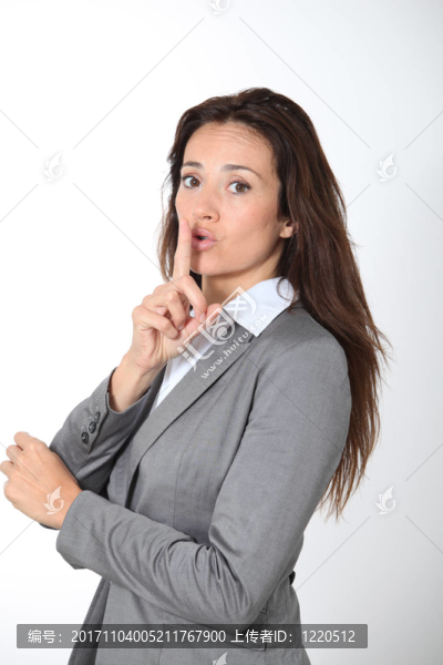 女人笑了
