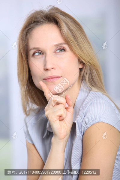 女人