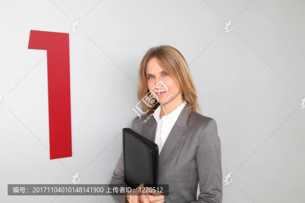 女人笑