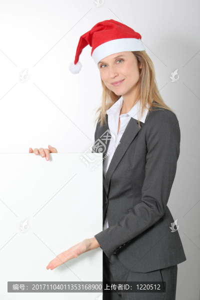 女人笑了