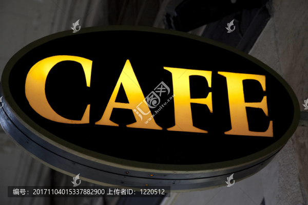 照亮巴黎法國咖啡館